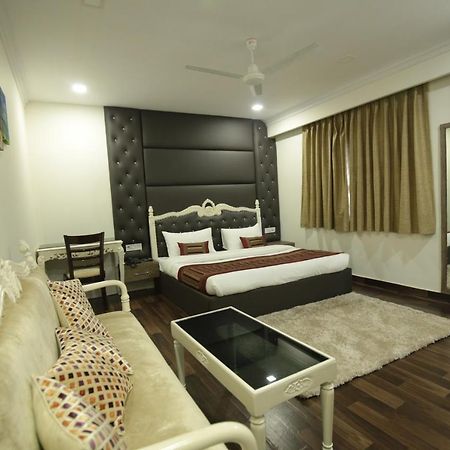 Hotel Red Castle - Karol Bagh - Where Luxury Meets Comfort Нью-Дели Экстерьер фото