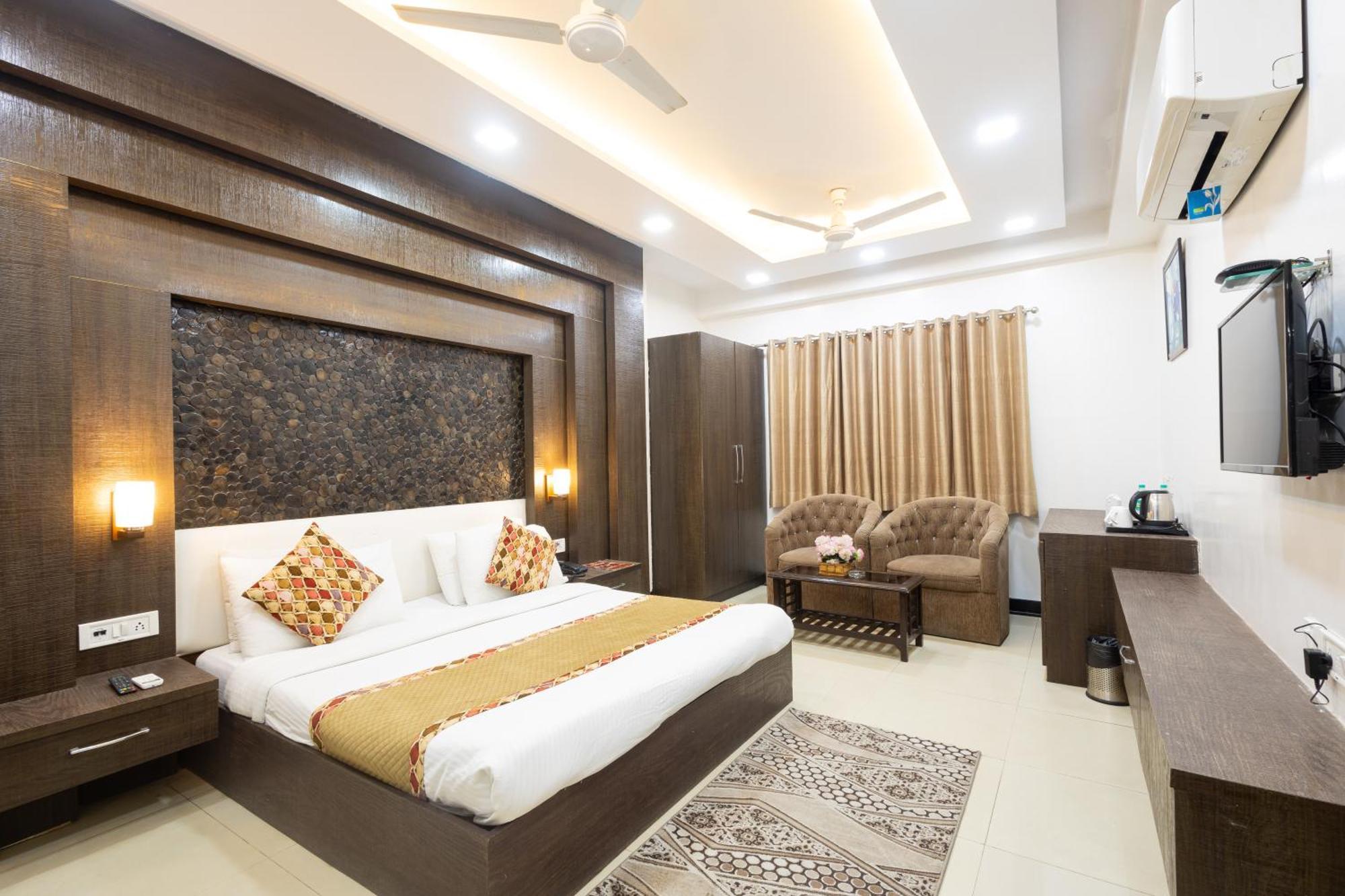 Hotel Red Castle - Karol Bagh - Where Luxury Meets Comfort Нью-Дели Экстерьер фото