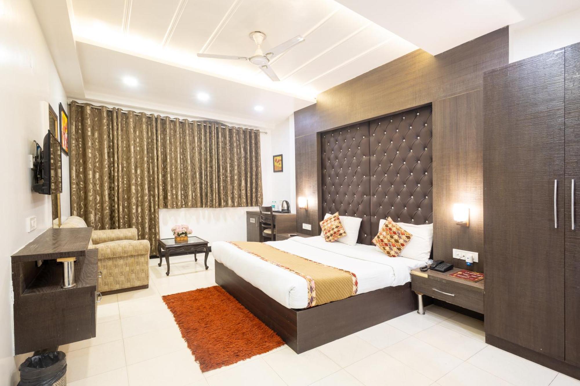 Hotel Red Castle - Karol Bagh - Where Luxury Meets Comfort Нью-Дели Экстерьер фото