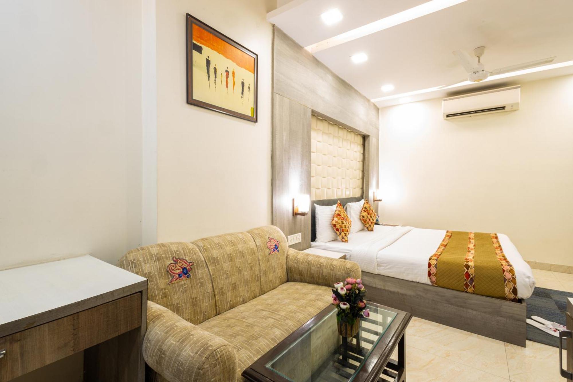 Hotel Red Castle - Karol Bagh - Where Luxury Meets Comfort Нью-Дели Экстерьер фото