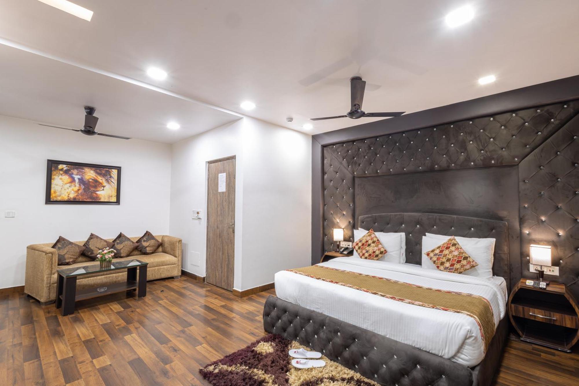 Hotel Red Castle - Karol Bagh - Where Luxury Meets Comfort Нью-Дели Экстерьер фото