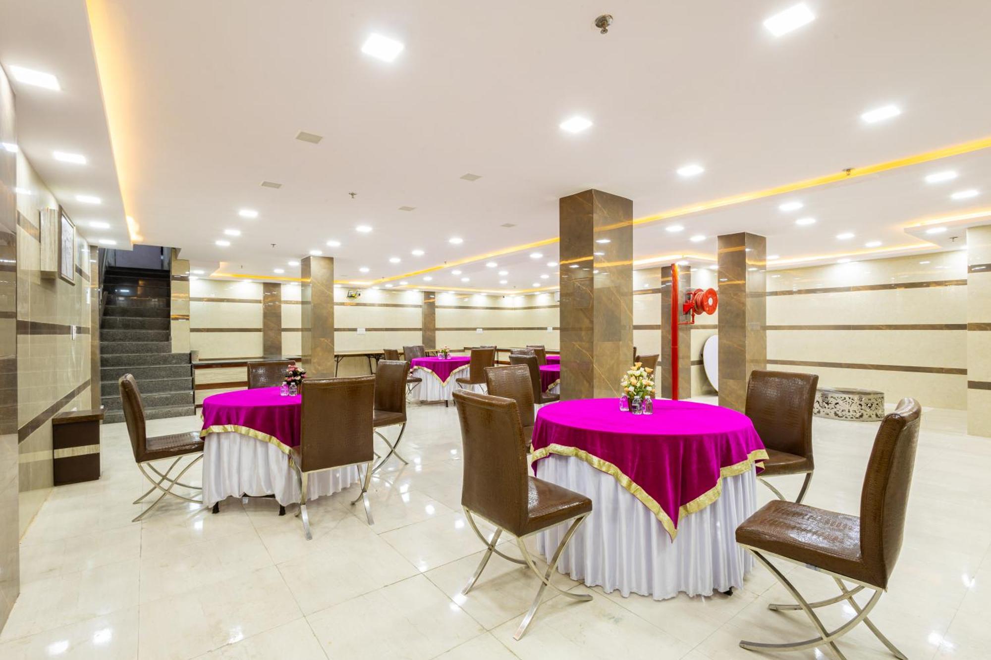 Hotel Red Castle - Karol Bagh - Where Luxury Meets Comfort Нью-Дели Экстерьер фото