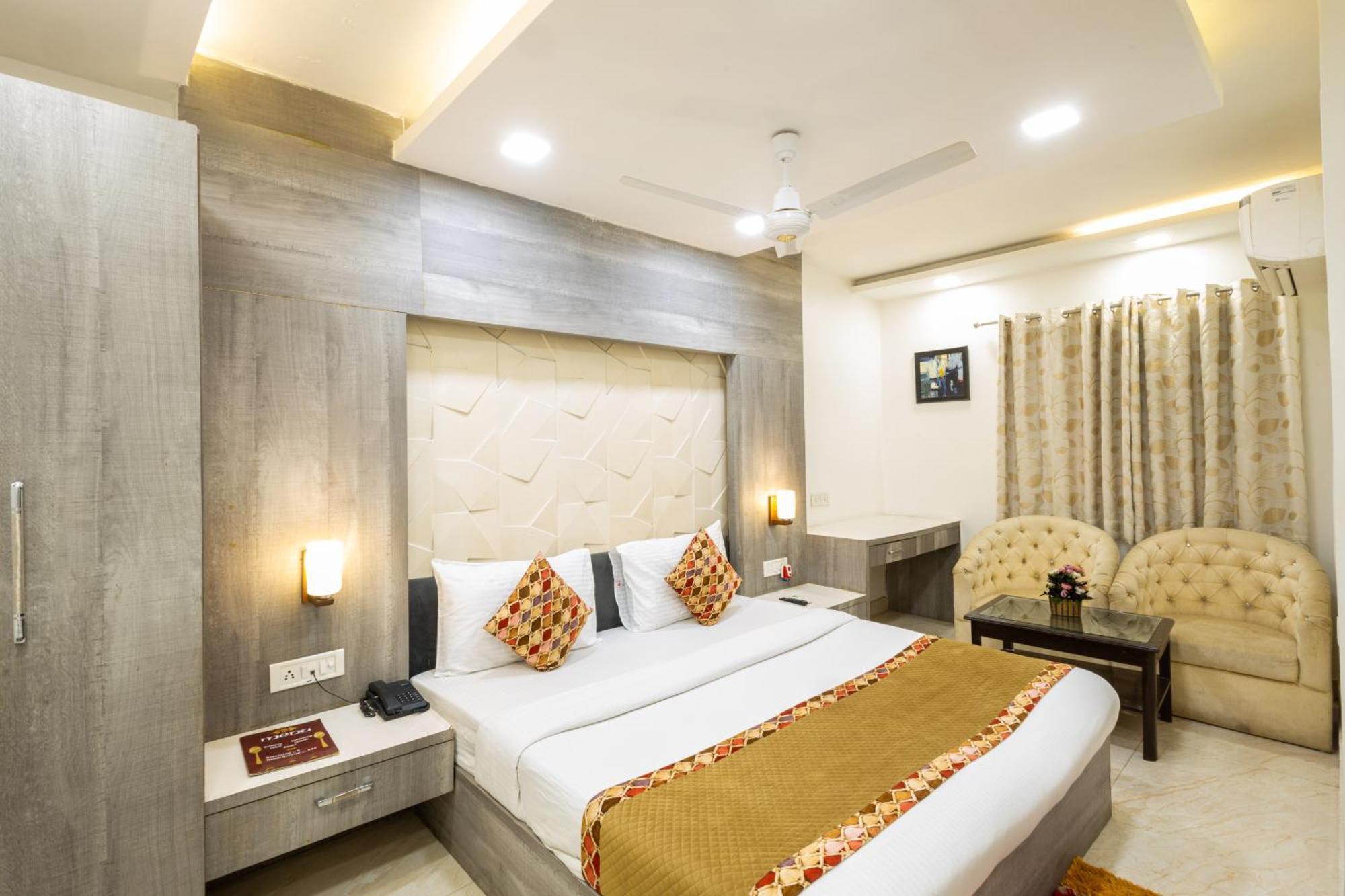 Hotel Red Castle - Karol Bagh - Where Luxury Meets Comfort Нью-Дели Экстерьер фото