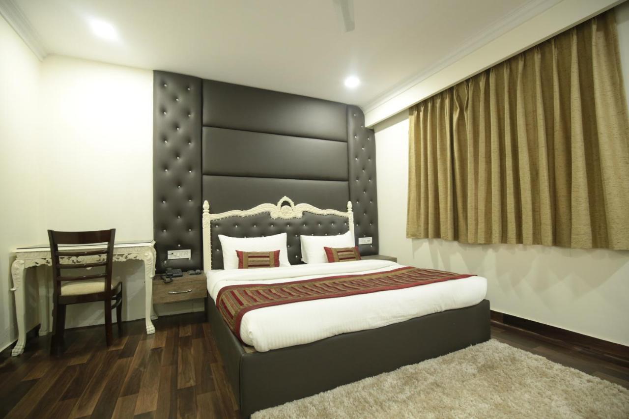 Hotel Red Castle - Karol Bagh - Where Luxury Meets Comfort Нью-Дели Экстерьер фото