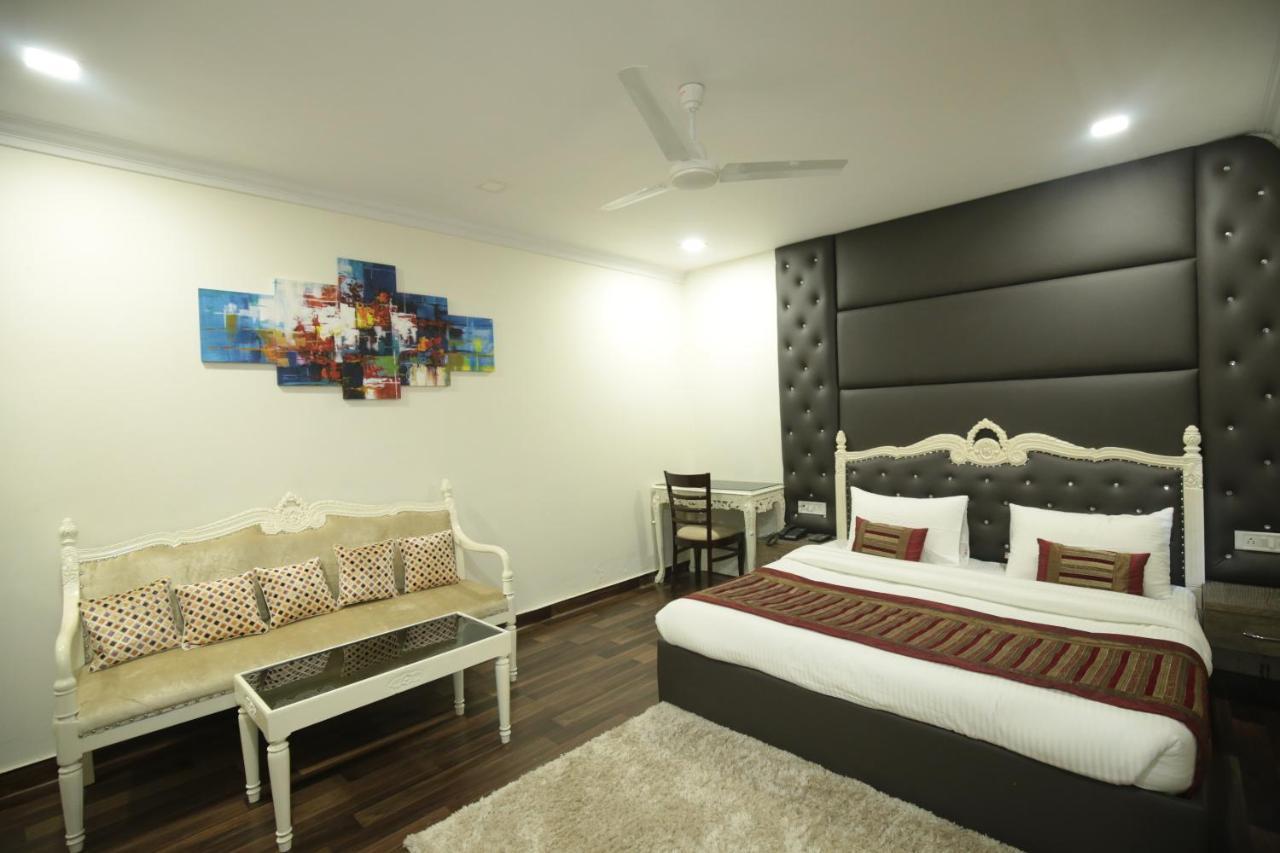 Hotel Red Castle - Karol Bagh - Where Luxury Meets Comfort Нью-Дели Экстерьер фото