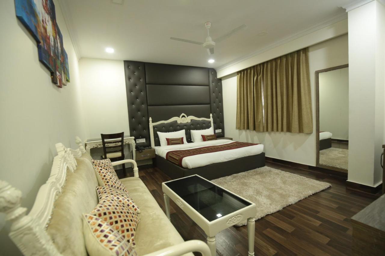 Hotel Red Castle - Karol Bagh - Where Luxury Meets Comfort Нью-Дели Экстерьер фото