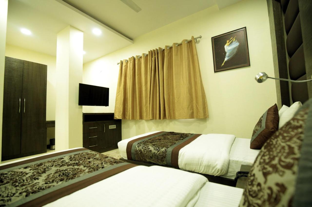 Hotel Red Castle - Karol Bagh - Where Luxury Meets Comfort Нью-Дели Экстерьер фото