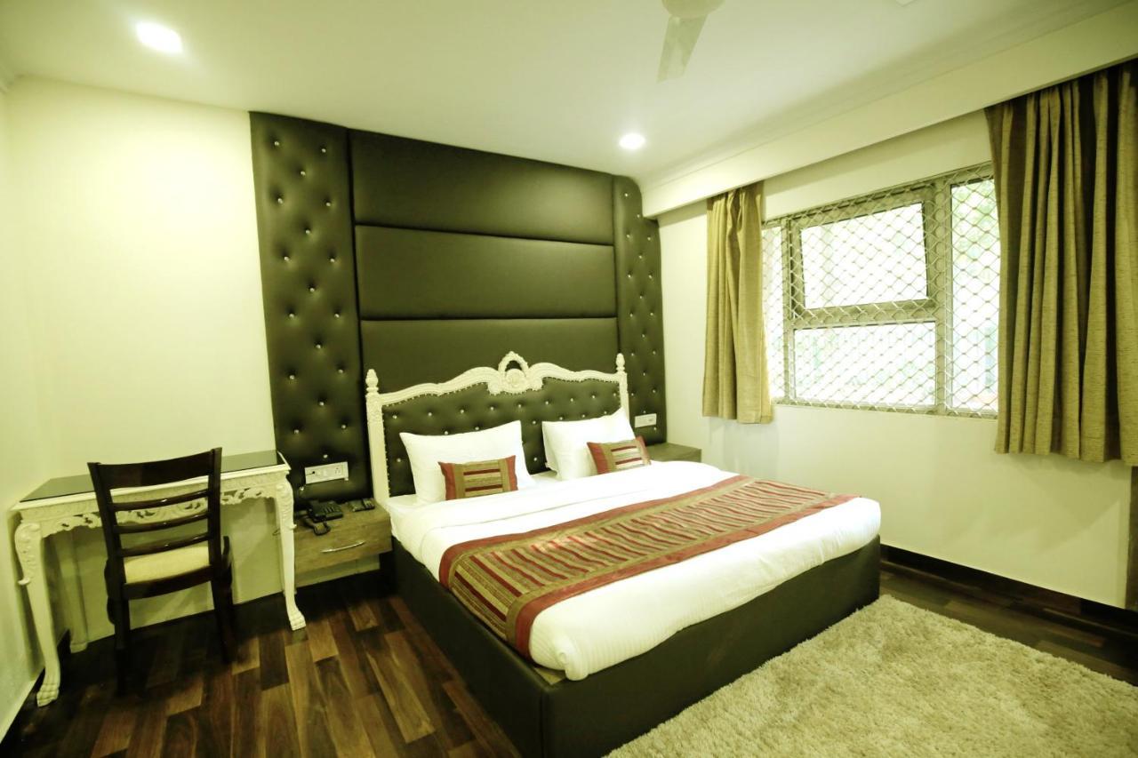 Hotel Red Castle - Karol Bagh - Where Luxury Meets Comfort Нью-Дели Экстерьер фото